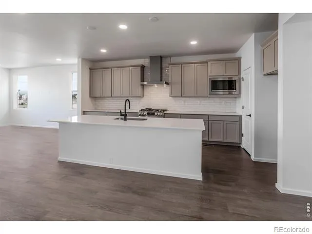 6100 Gault Road Timnath, CO 80547