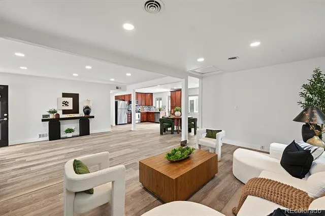 919 Troy Street Aurora, CO 80011