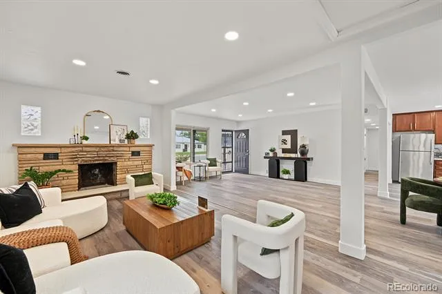 919 Troy Street Aurora, CO 80011