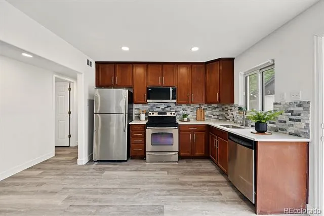919 Troy Street Aurora, CO 80011