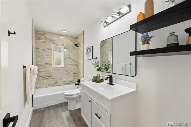 919 Troy Street Aurora, CO 80011