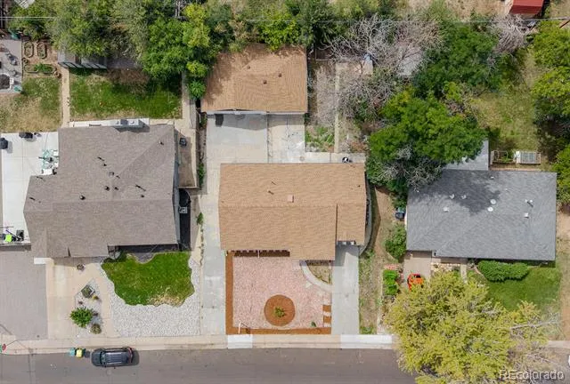 919 Troy Street Aurora, CO 80011