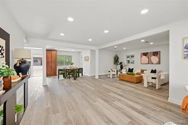 919 Troy Street Aurora, CO 80011