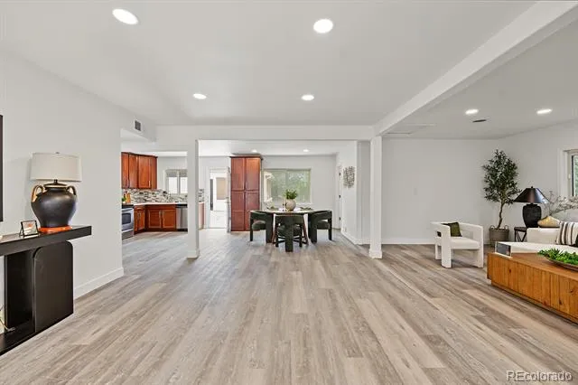 919 Troy Street Aurora, CO 80011