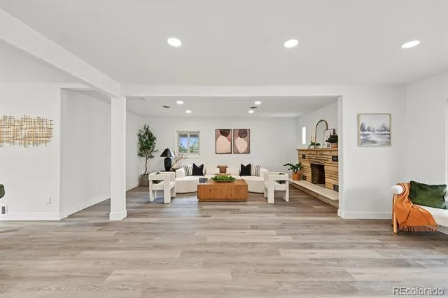 919 Troy Street Aurora, CO 80011