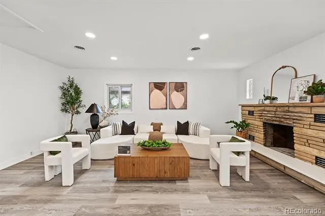 919 Troy Street Aurora, CO 80011