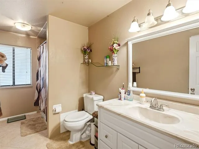 1736 S Olathe Street Aurora, CO 80017
