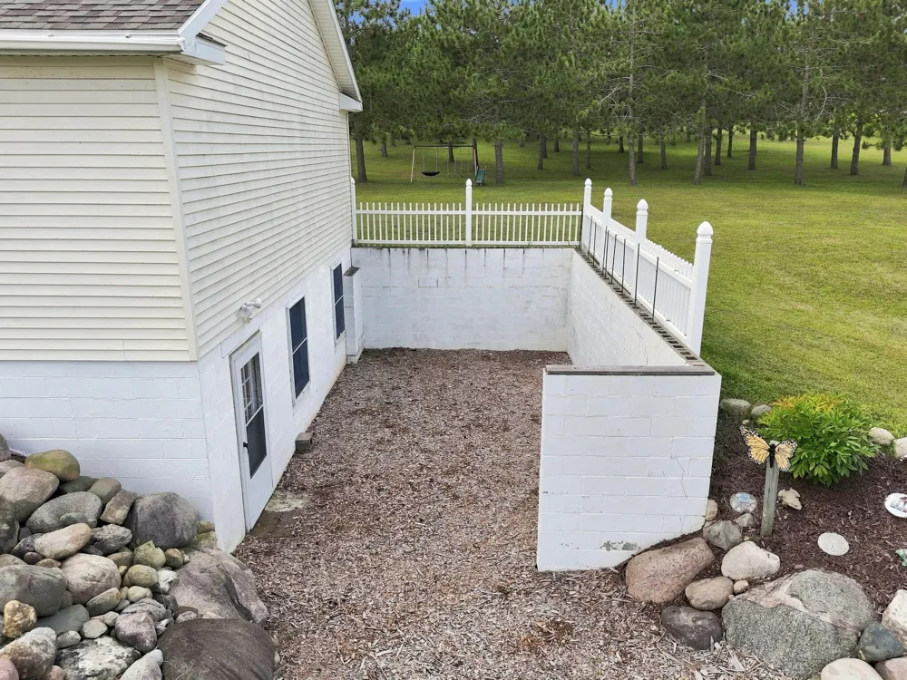 2020 Lakeview Lane Alanson, MI 49706