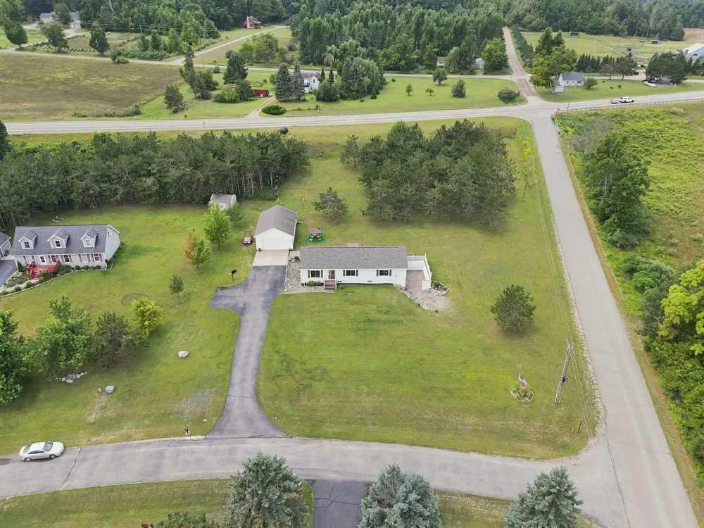 2020 Lakeview Lane Alanson, MI 49706