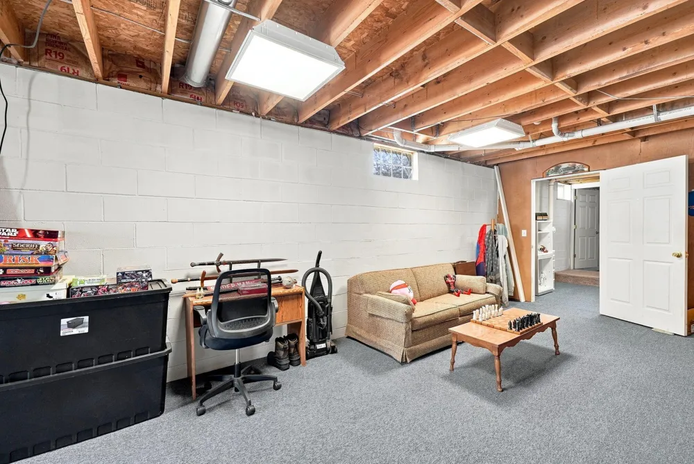 2020 Lakeview Lane Alanson, MI 49706