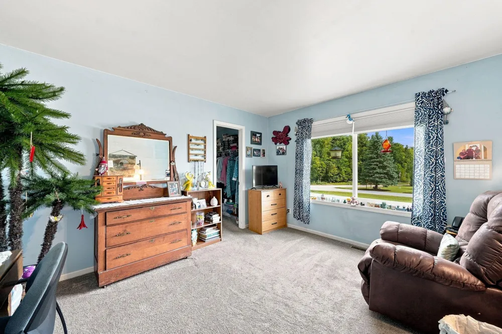 2020 Lakeview Lane Alanson, MI 49706