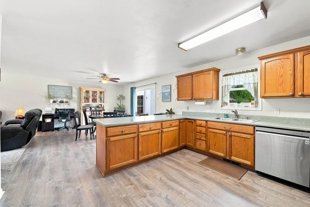 2020 Lakeview Lane Alanson, MI 49706
