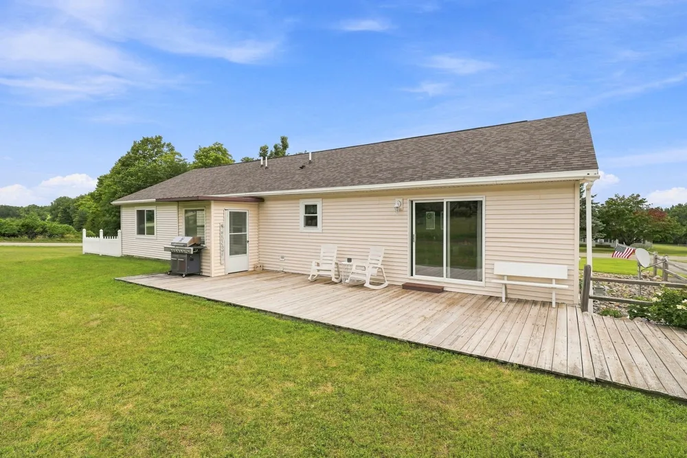 2020 Lakeview Lane Alanson, MI 49706