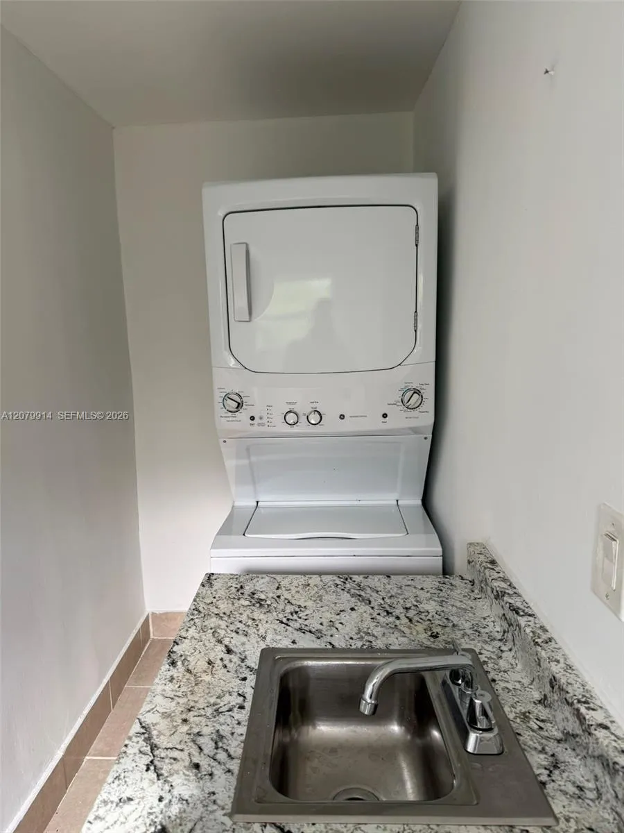 6209 Grant St #6209 Hollywood, FL 33024
