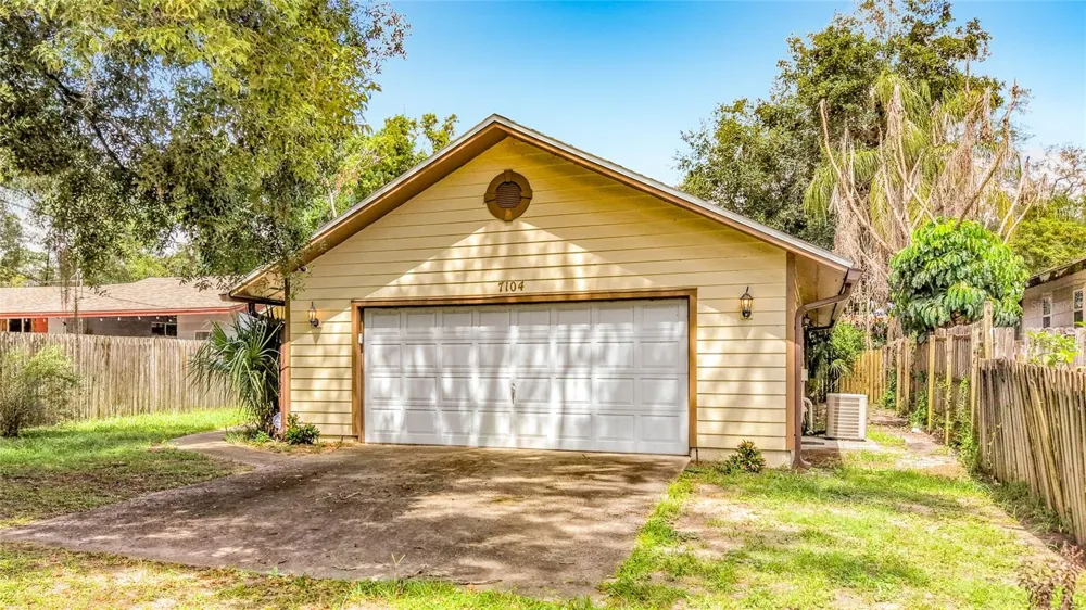 7104 BLEDSOE AVENUE Orlando, FL 32810
