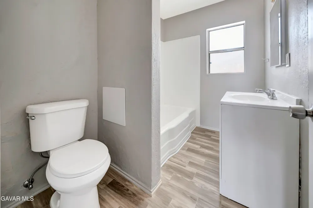 44258 Foxton Avenue Lancaster, CA 93535
