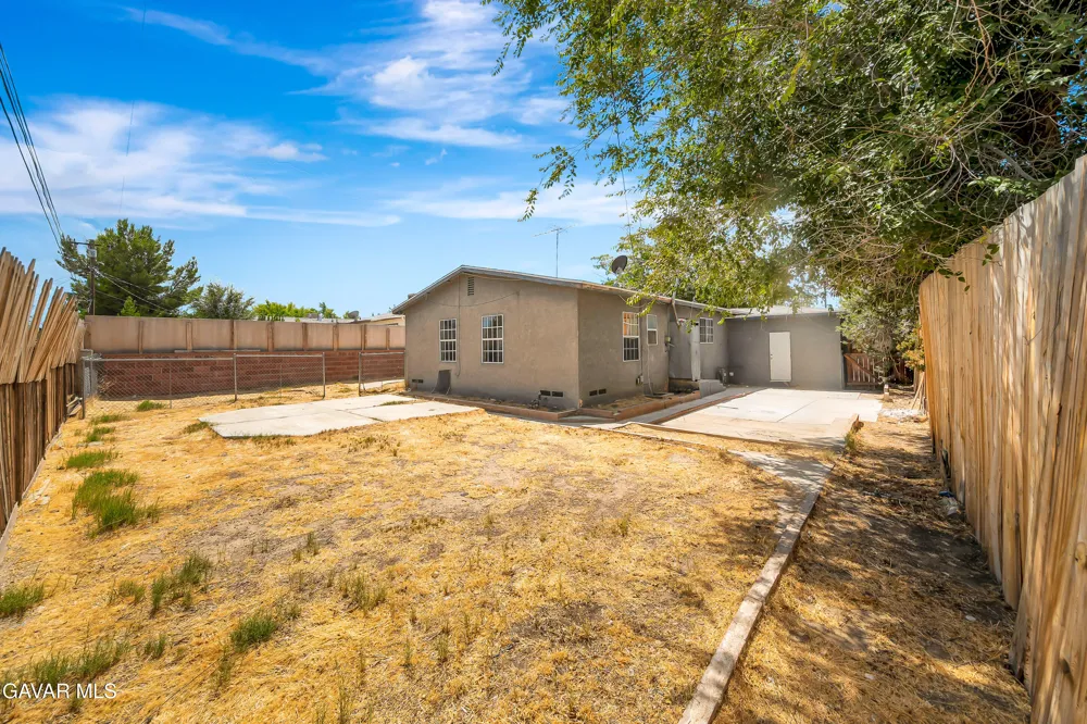 44258 Foxton Avenue Lancaster, CA 93535