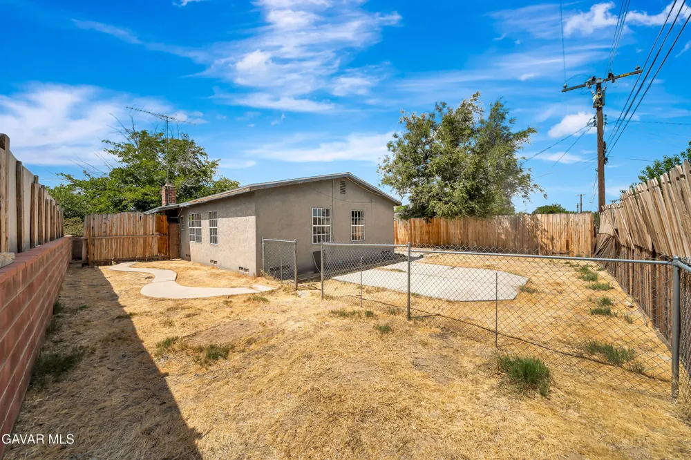44258 Foxton Avenue Lancaster, CA 93535