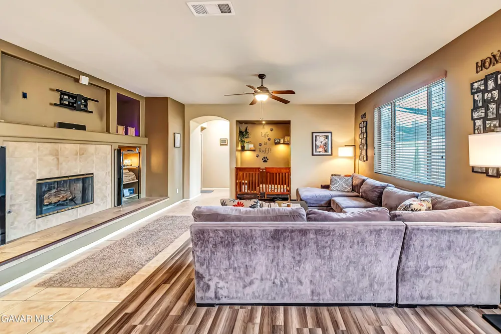 4659 W Avenue J13 Lancaster, CA 93536