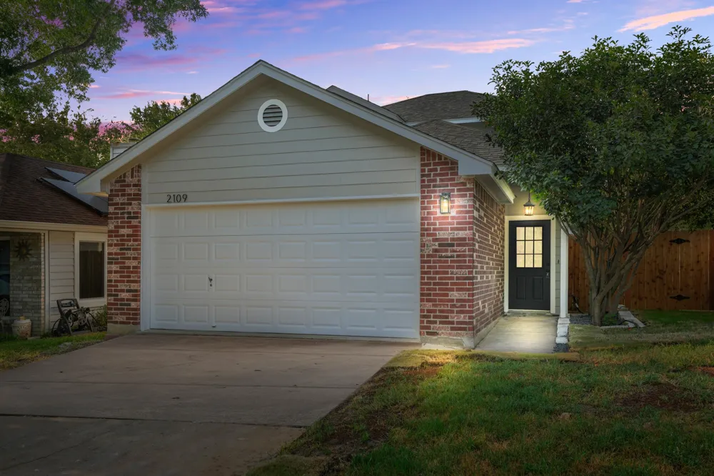 2109 Redwing Way Round Rock, TX 78664