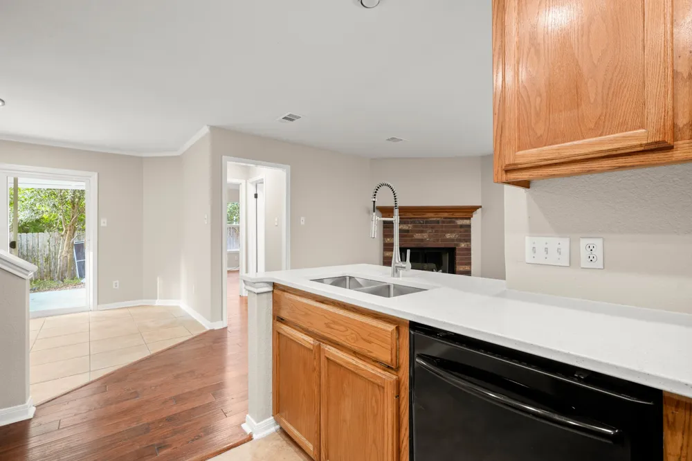 2109 Redwing Way Round Rock, TX 78664