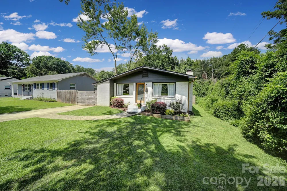 3335 Dunaire Drive Charlotte, NC 28205