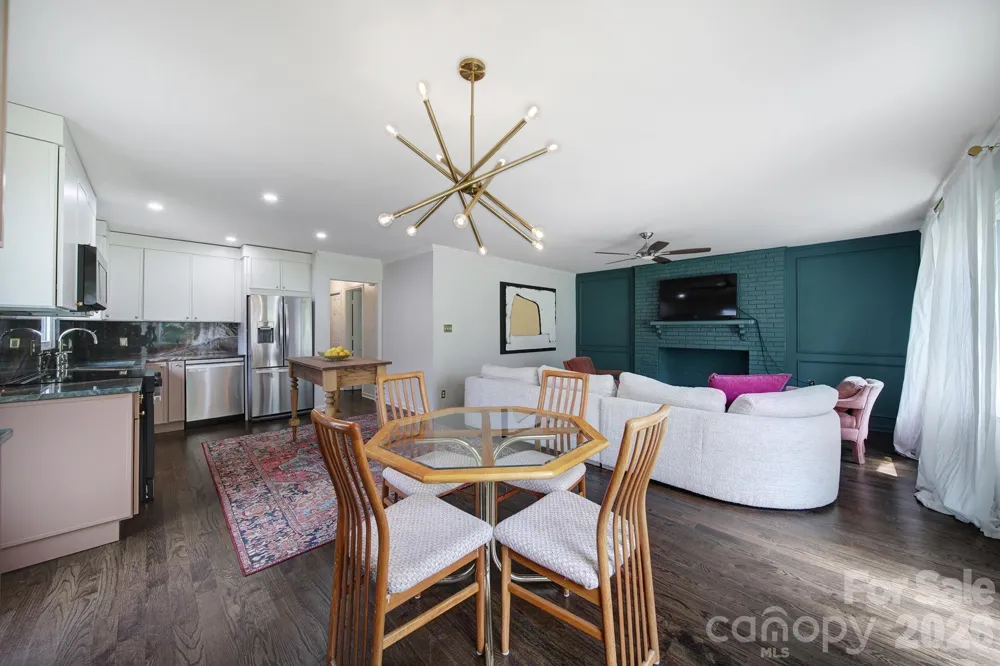 3335 Dunaire Drive Charlotte, NC 28205