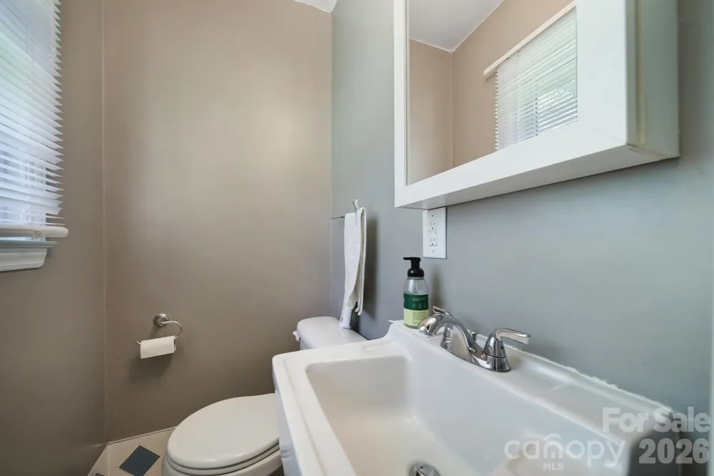 3335 Dunaire Drive Charlotte, NC 28205