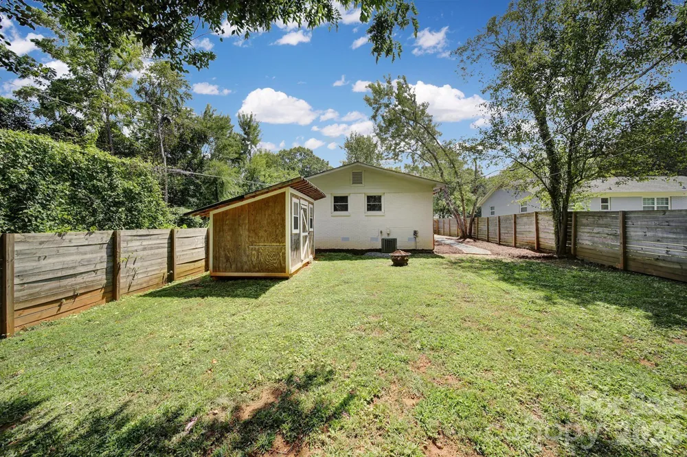 3335 Dunaire Drive Charlotte, NC 28205