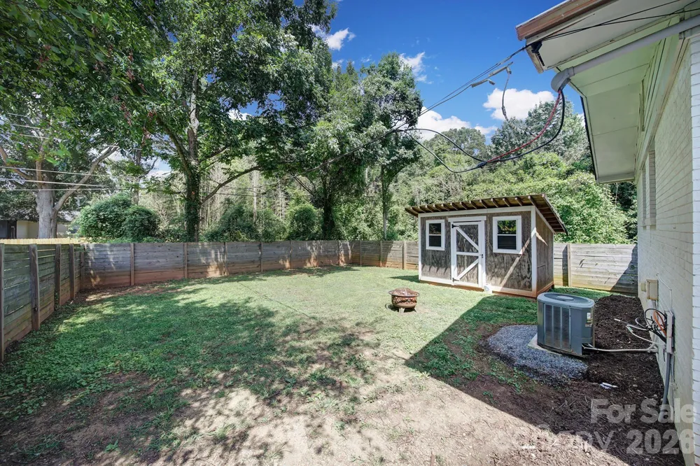 3335 Dunaire Drive Charlotte, NC 28205