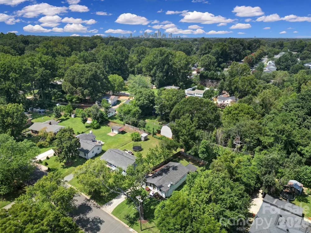 3335 Dunaire Drive Charlotte, NC 28205