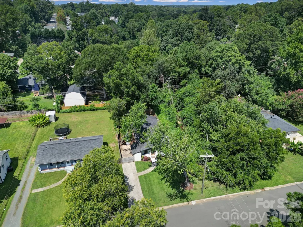 3335 Dunaire Drive Charlotte, NC 28205