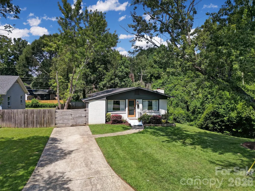 3335 Dunaire Drive Charlotte, NC 28205