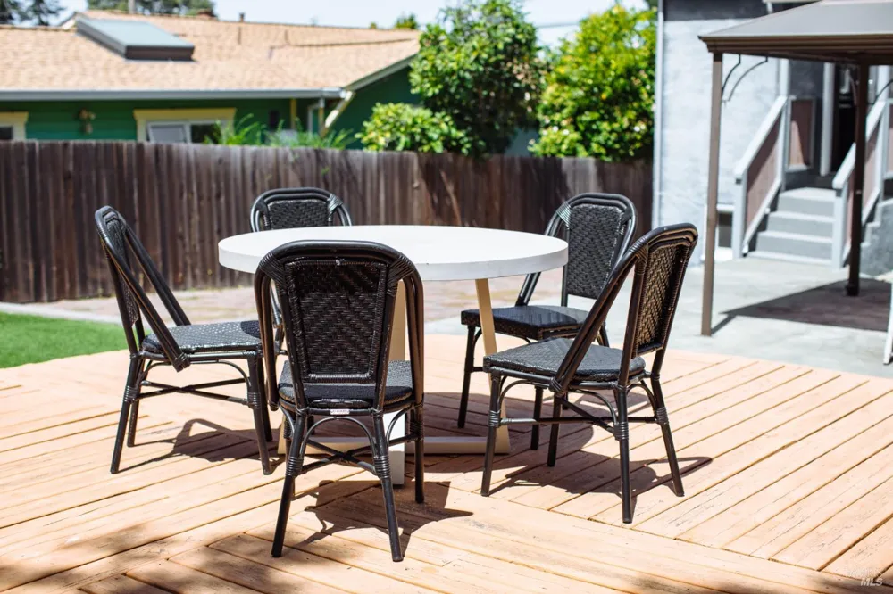 8 Cochrane Way Petaluma, CA 94952