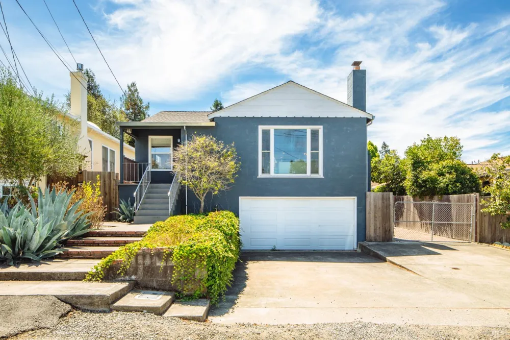 8 Cochrane Way Petaluma, CA 94952