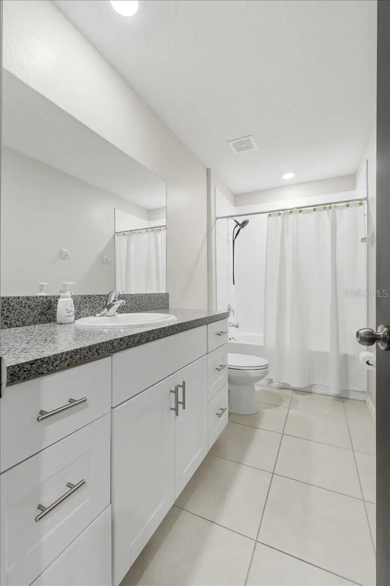 2175 OLD MINING ROAD Lakeland, FL 33801