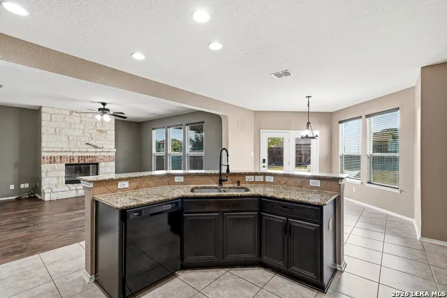1311 Plaza Lake Dr San Antonio, TX 78245