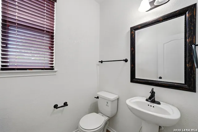 1311 Plaza Lake Dr San Antonio, TX 78245