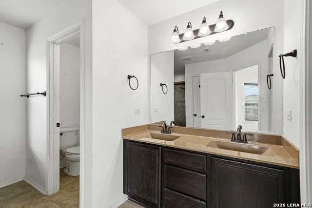 1311 Plaza Lake Dr San Antonio, TX 78245