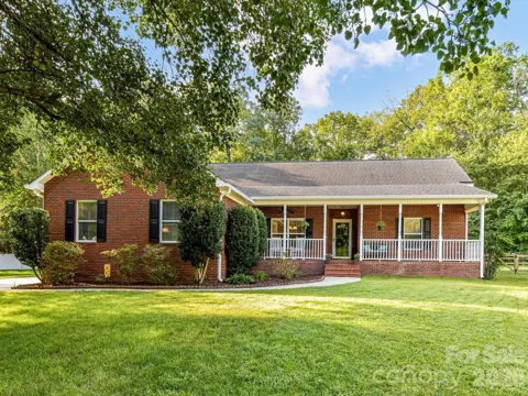 8227 Laurel Oak Court