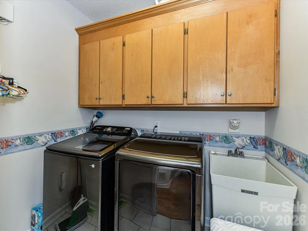 8227 Laurel Oak Court Harrisburg, NC 28075