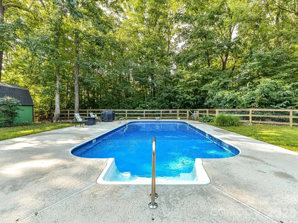 8227 Laurel Oak Court Harrisburg, NC 28075