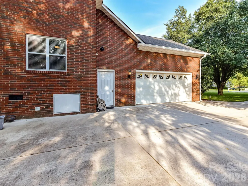 8227 Laurel Oak Court Harrisburg, NC 28075