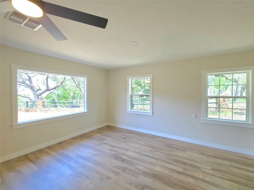 109 Cernosek Road La Grange, TX 78945