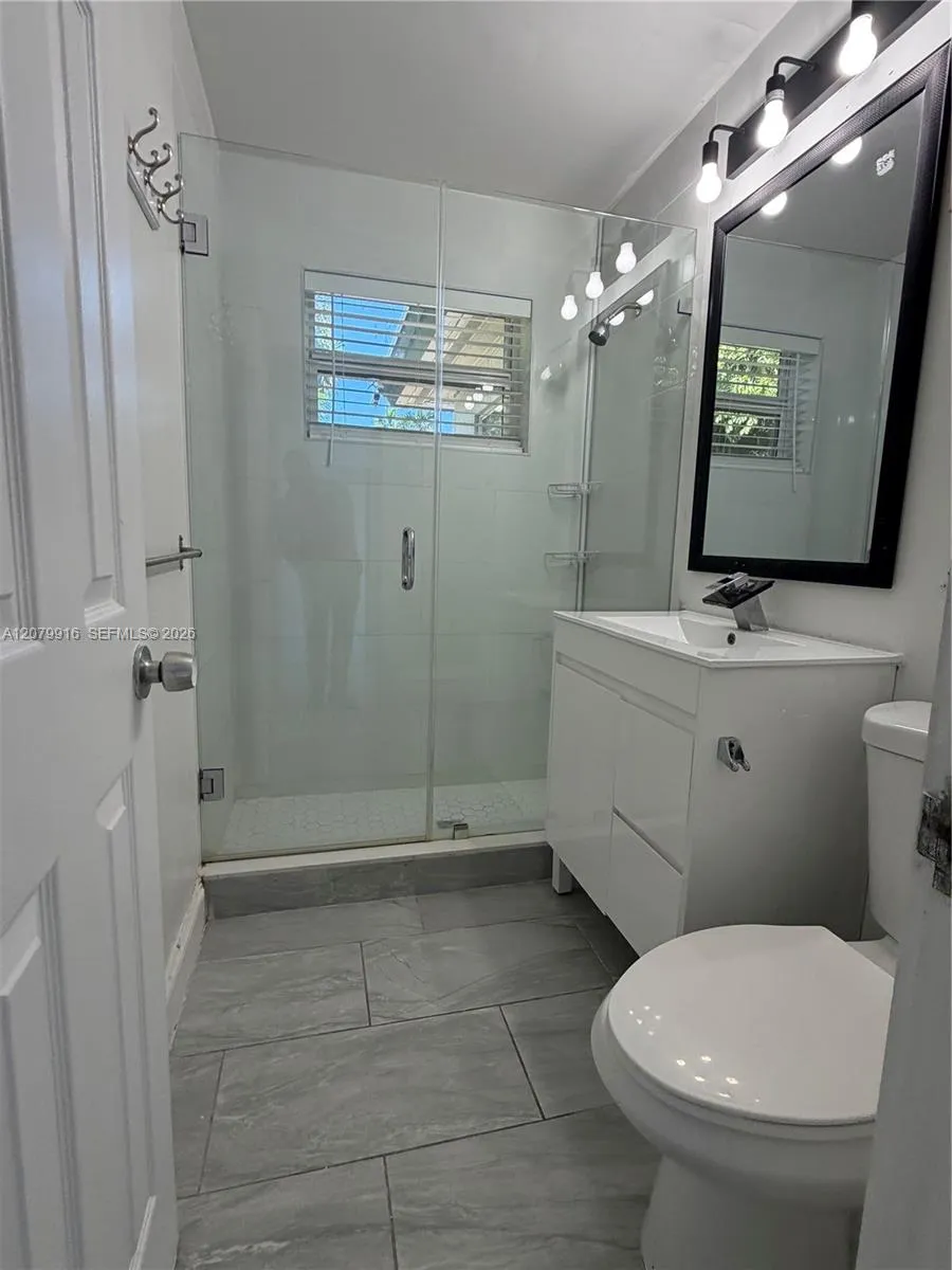 2446 Johnson St Hollywood, FL 33020