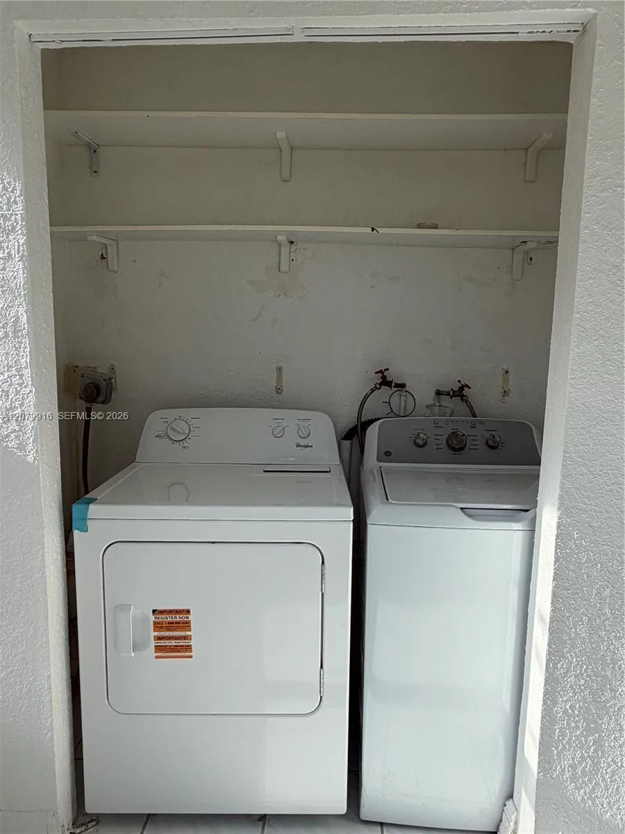 2446 Johnson St Hollywood, FL 33020