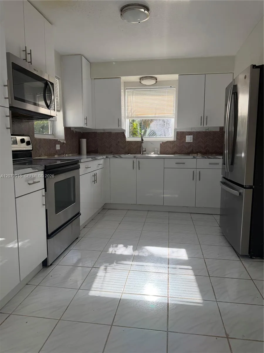 2446 Johnson St Hollywood, FL 33020