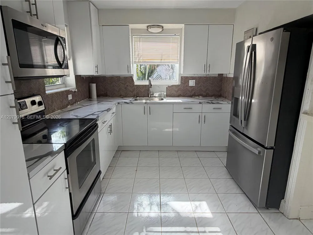 2446 Johnson St Hollywood, FL 33020