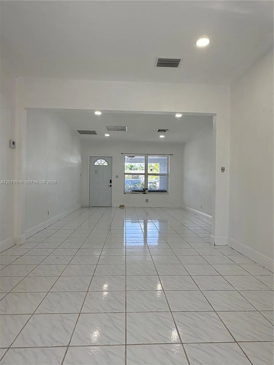 2446 Johnson St Hollywood, FL 33020