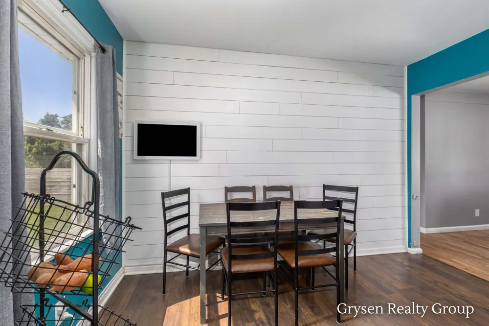 2141 Avon Avenue SW Wyoming, MI 49519